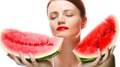 ماسك البطيخ لبشرة أكثر جمالاً وإشراقاً