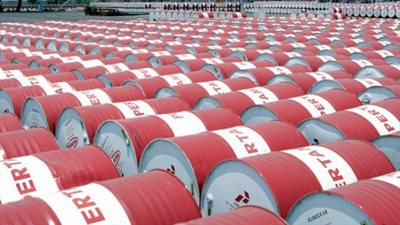 برنت يتراجع دون 97 دولارا بفعل وفرة إمدادات المعروض