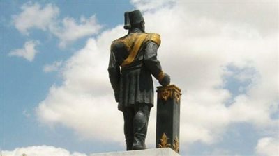 إعادة تمثال «الخديو إسماعيل» إلى لونه السابق