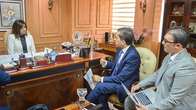 وزيرة الهجرة تبحث مقترح إنشاء مستشفى إقليمي طبي متميز
