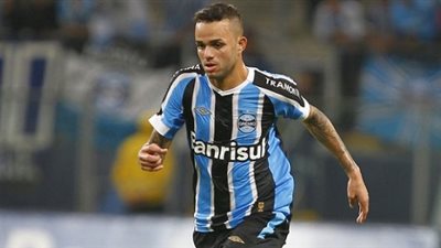 «ميلو» يرتدي قميص «إنييستا» مع برشلونة في الموسم الجديد