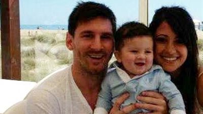 ميسى يعرض أول صورة لابنه على 