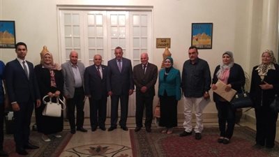 مبادرة بين الجيزة والنقابات المهنية لزراعة المدارس بأشجار مثمرة (صور)