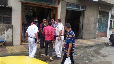 شرطة البيئة بالإسكندرية تصادر سلحفاة بحرية بمحل لبيع الأسماك (صور)