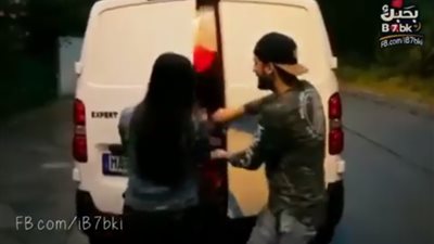 بالفيديو.. شاب يصدم حبيبته بهدية غير متوقعة