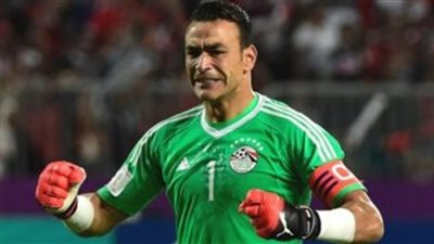 قصة كفاح «الحضري» من دمياط للحارس الأول في تاريخ الكرة المصرية