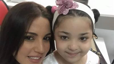 «درة» تزور مستشفى «صالح عزيز» للأطفال بتونس