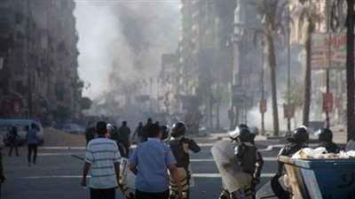 اشتباكات بين قوات الأمن وأنصار المعزول بـ 