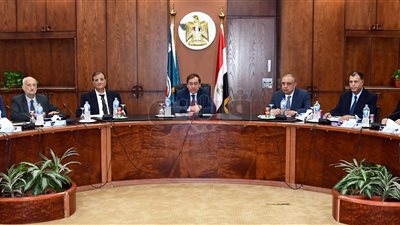 طارق الملا يرأس اجتماع اللجنة العليا لمشروع تطوير قطاع البترول