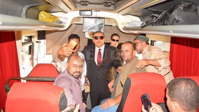 وزير القوى العاملة يودع الفوج الثالث من عمالة موسم الحج (صور)