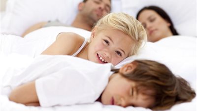 8 خطوات تنظم نوم طفلك وتهيئه لليوم الدراسي