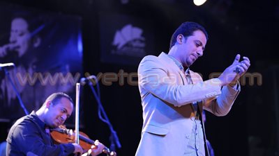 بالصور.. «علي الهلباوي» يستقبل عيد الأضحى في الساقية بـ«نضرنى زين»