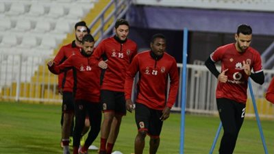 مران قوي للغائبين عن معسكر الأهلي بالإسكندرية