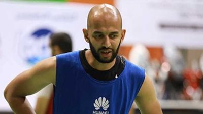 مؤمن أبو العينين يخضع للفحص الطبي قبل مران سلة الأهلي