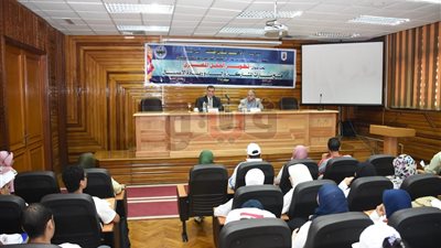 تفاصيل اللقاء المفتوح بمعسكر قادة المستقبل بجامعة القاهرة (صور)