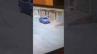 لحظة سرقة منزل في وضح النهار بالرياض (فيديو)
