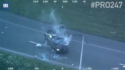 بالفيديو والصور.. انفجار سيارة مشتبه بها في مطاردة مثيرة