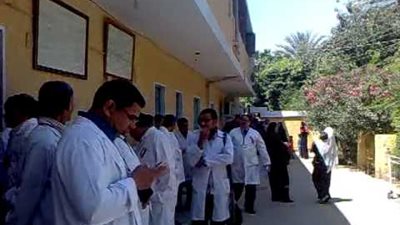 اعتصام أطباء المستشفى الميري بالإسكندرية اعتراضًا على حبس طبيبين