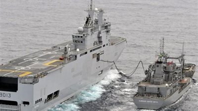 بالفيديو والصور.. مصر تحصل على أخطر حاملة طائرات فرنسية.. باريس توافق على بيع «ميسترال» للقاهرة.. السفينة صُنعت لـ«الحربية الروسية» وأمريكا أفشلت الصفقة.. و«بوتين» يتنازل