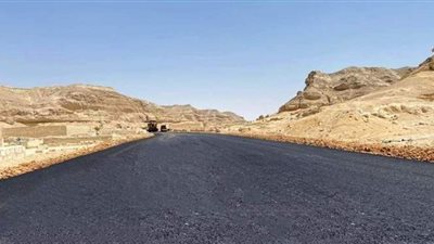 محافظ المنيا: الانتهاء من اعمال رصف طريق جبل الطير القبلية