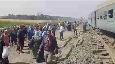 11 صورة ترصد آثار حادث قطار بنها