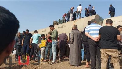شهامة الأهالي في حادث قطار طوخ.. رفع جثث الضحايا وإنقاذ العالقين | صور