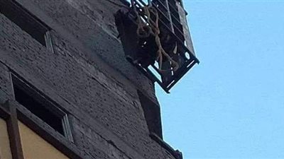 مصرع شخصين سقطت بهما سقالة معدنية في الإسكندرية