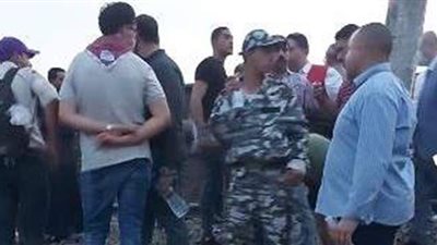 لحظة تناول الصائمين الإفطار أمام حادث قطار القليوبية | فيديو