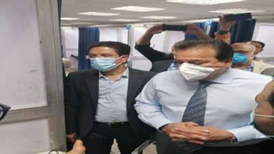 وزير التعليم العالي يتفقد مستشفى بنها الجامعي للاطمئنان على مصابي حادث قطار بنها