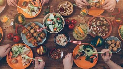 أبرزها التوابل والبروتينات.. 5 عادات غذائية صحية لتنقية الدم من السموم في رمضان