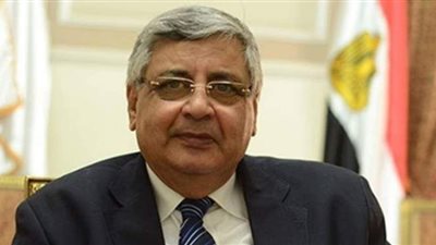 مستشار الرئيس للصحة: السيسي كلف بإزالة العوائق المالية التي تحد من مكافحة كورونا وإنتاج اللقاحات.. ونمر بالمرحلة الثالثة للوباء