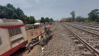 وزير النقل من موقع حادث قطار طوخ: تشغيل حركة الوجه البحري بعد تأمين منطقة الحادث