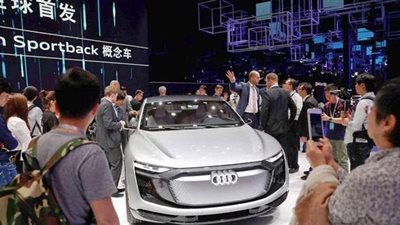 أودي تخطف الأنظار بمعرض شنغهاي بسيارة A6 E-Tron الكهربائية بالكامل