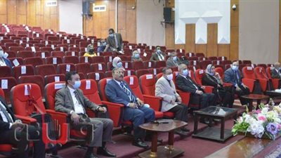 الموافقة على ٧٩ بحثا لنيل درجتي الماجستير والدكتوراه بجامعة الفيوم