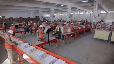 القوات المسلحة توزع آلاف الحصص الغذائية المجانية بمناسبة حلول رمضان