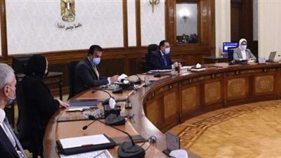 الحكومة: جار التنسيق لتوريد دفعات شهرية من لقاح 