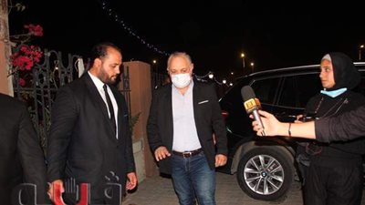 أشرف زكي وآسر ياسين يشاركان في عزاء والدة أحمد خالد صالح |فيديو