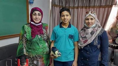 تعليم المنيا تكرم الطالب يوسف علاء مخترع الحذاء الذكي للمكفوفين