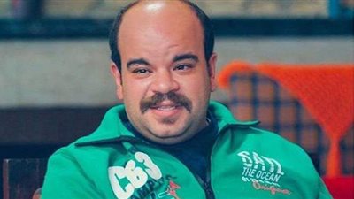 رامز جلال ساخرا من محمد عبد الرحمن: السرة فيها باراشوت والكرش تاجر جمال