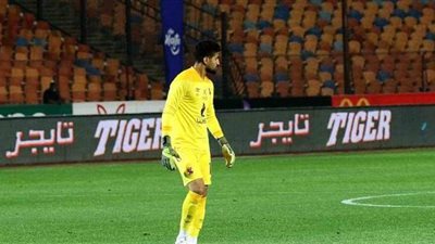 بعد تألق علي لطفي.. هل يتعاقد الأهلي مع حارس مرمى جديد؟
