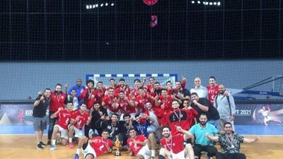 شباب يد الأهلي يفوز على الزمالك ويتوج بدوري المرتبط