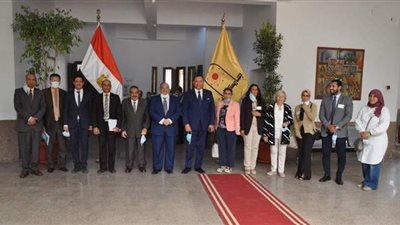 جامعة حلوان والأعلى للجامعات يبحثان بدء الدراسة بكلية الدراسات العليا