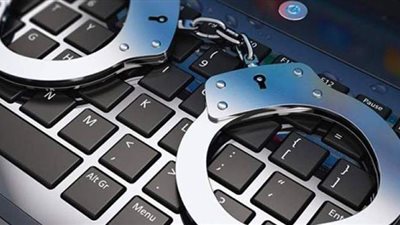 شاهد.. كيف تلاحق الداخلية منفذى الجرائم الإلكترونية| فيديو