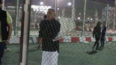 رئيس الزمالك وأسامة نبيه يتابعان زمالك 2006 أمام الأهلي