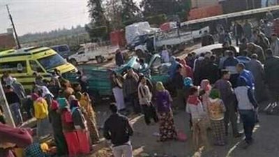 مصرع وإصابة 16 شخصا في حادث تصادم بـ