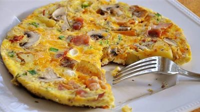 طريقة عمل الأومليت بالهوت دوج والمشروم