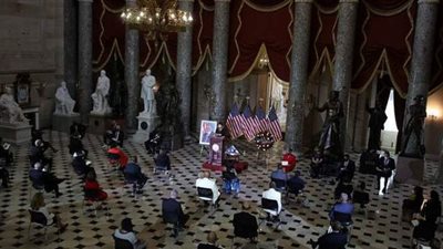 النواب الأمريكي يقر مشروع قانون يمنع أي رئيس من فرض حظر سفر على أساس الدين