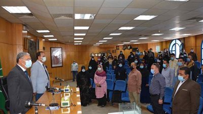 قرعة علنية لتوزيع 80 وحدة سكنية للأسر الأولى بالرعاية في ملوي |صور