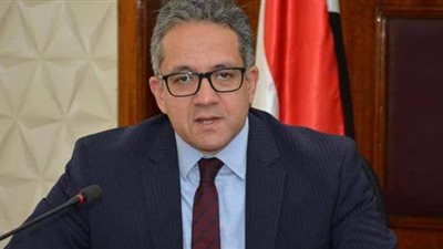 وزير الآثار يستعرض إستراتيجية العلاقات العامة للسياحة مع شركة دولية متخصصة