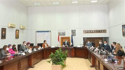 وزير السياحة يناقش تفاصيل الحملة الترويجية لمصر بالخارج